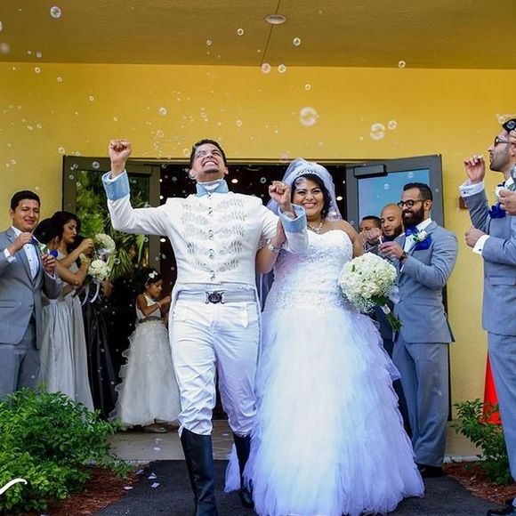 Meet your Posher, Carlos - Picture 1 of 1